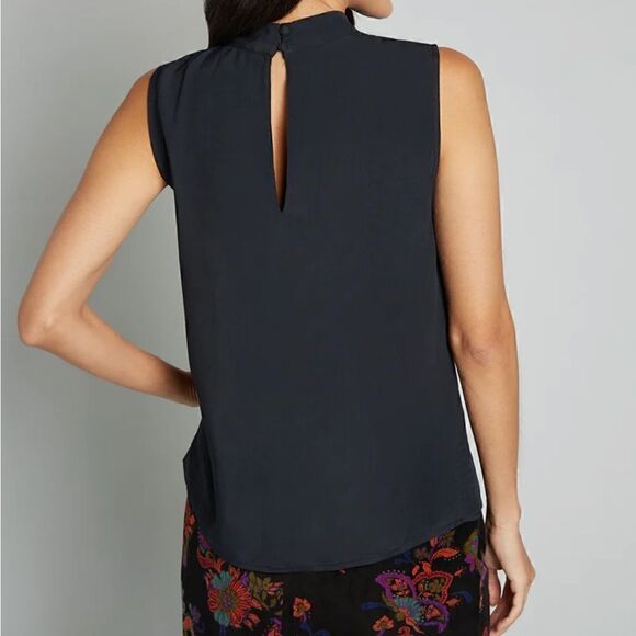 NWT ModCloth Perfectly Particular Black Sleeveless Blouse - Size Medium - Picture 2 of 12